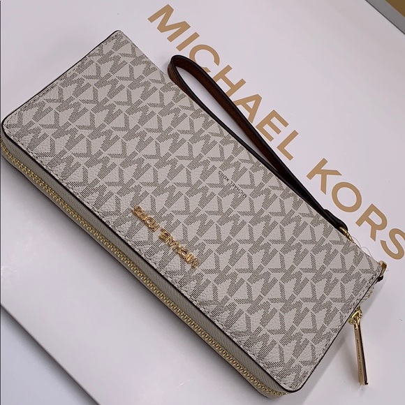 MICHAEL KORS Jet Set Travel Continental Zip Wallet - Picture 1 of 12